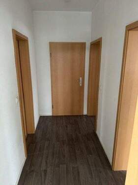 Flur.jpg - Etagenwohnung mit 77,00 m&sup2; in Coswig zur Miete