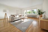 HELLES WOHNZIMMER ( VISUALISIERT) - Großzügige und ruhige 2-Zi-Wohnung in fantastischer Park-Lage mit Wallbox und vielen Extras!