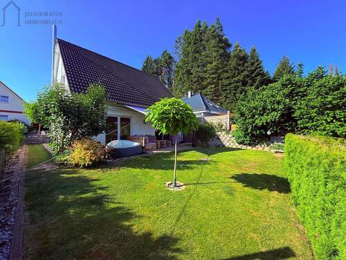 Garten - 4 Zimmer Einfamilienhaus zum Kaufen in Bad Gandersheim