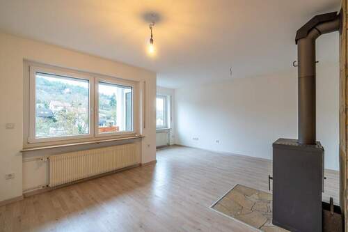 Wohnzimmer - 2 Zimmer Etagenwohnung in Randersacker