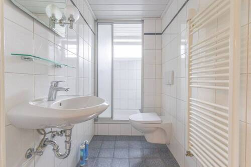 Tageslichtbad mit Dusche - 