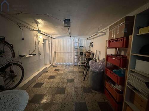 Garage - 