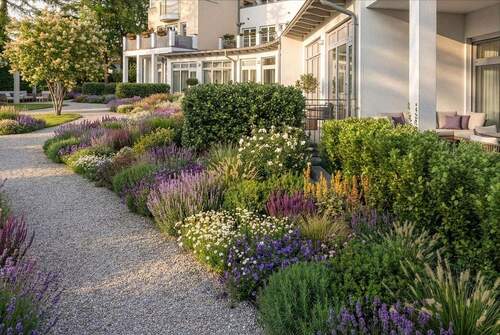 #Objekt Aussenansicht Garten1 - 'Ländliche Ruhe und städtischer Komfort, EG Wohnung mit hochwertiger Ausstattung'