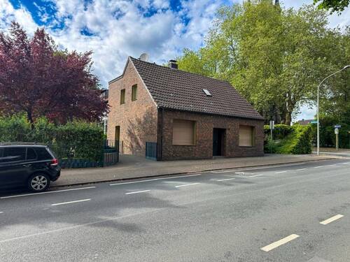 Straßenansicht - Einfamilienhaus mit 145,00 m&sup2; in Oberhausen zum Kaufen