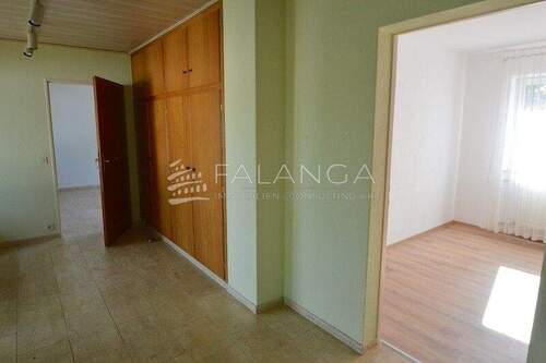Flur mit Einbauschrank - 