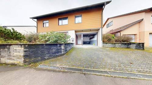 Ansicht - ~~ GESTALTEN SIE IHR WOHNGLÜCK - EINFAMILIENHAUS MIT POTENTIAL IN RUHIGER LAGE ~~