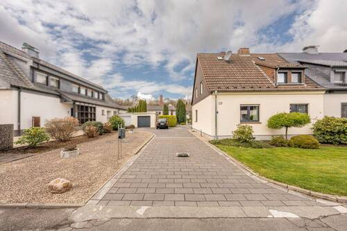 Außenansicht - 4 Zimmer Doppelhaushälfte zum Kaufen in Dortmund