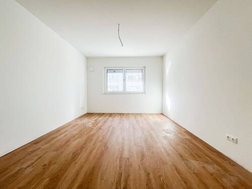 Schlafzimmer 1 - Provisionsfrei! 3 Zimmerwohnung mit Loggia und Gäste WC