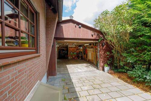 Garage - 4 Zimmer Einfamilienhaus in Ahrensburg