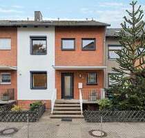 Bezugsfertiges saniertes Reihenmittelhaus mit 6 Zimmern und Garage in Seelze