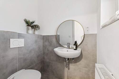 Gäste-WC - 6 Zimmer Reihenmittelhaus zum Kaufen in Seelze