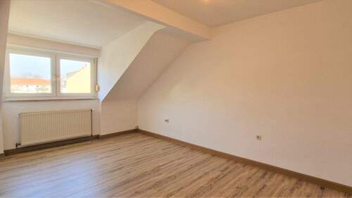 Zimmer 1 - 2 Zimmer Etagenwohnung zur Miete in Mannheim