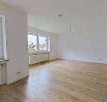 Familienglück: Frisch sanierte 5-Zimmer-Wohnung mit Balkon und Gäste-WC! - Bückeburg