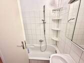Tageslichtbad mit Badewanne ähnlich 2 - 