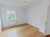 Ansicht I: Wohnzimmer - Große 3-Zimmer-Wohnung mit viel Lichteinfall und modernem Bad