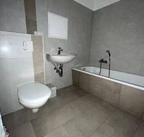 Frisch saniertes Bad mit Wanne - 335,00 EUR Kaltmiete, ca.  66,90 m² Wohnfläche in Oschersleben (PLZ: 39387)
