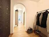 Einladender Flur und Garderobe ähnlich - 