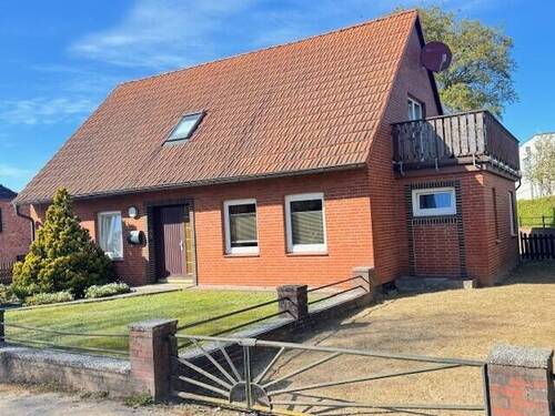 01-Aussen-Straßenseite - Ein- bis Zweifamilienhaus im begehrten Ortsteil Fissau