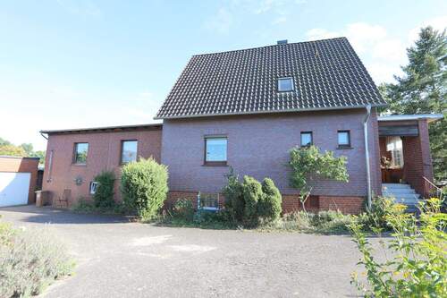 Außenansicht - Mehrfamilienhaus, Wohnhaus mit 150,00 m² in Gifhorn zum Kaufen