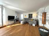 Wohnbereich mit Zugang zur Terrasse - Etagenwohnung mit 166,40 m² in Aschheim zum Kaufen