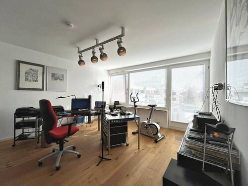 Arbeitszimmer mit Balkonzugang - 