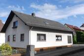 1 - ***Zentrale Lage! Einfamilienhaus mit 2 'Wohnungen' in Oberzent-Beerfelden***