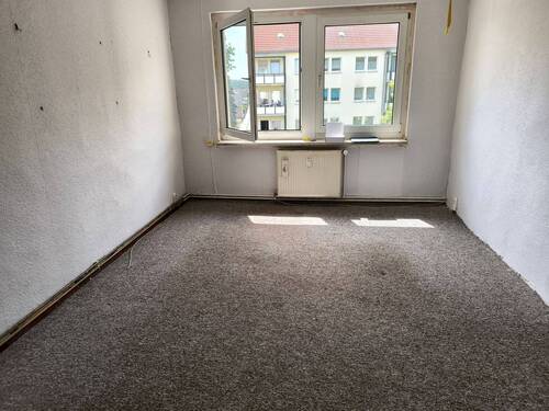 Wohnzimmer - 2 Zimmer Etagenwohnung in Regis-Breitingen