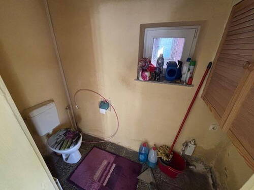 EG WC - 
