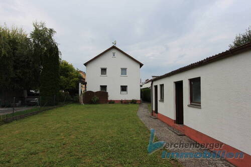 Ansicht - Wohnhaus mit großem Gartengrundstück in Osterhofen - Altenmarkt
