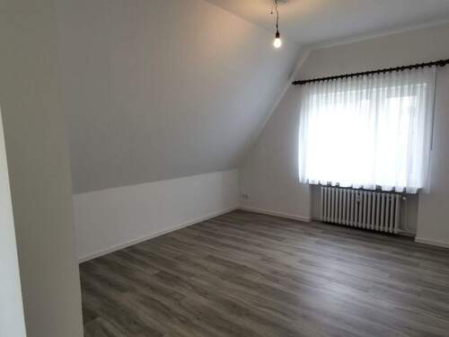 Schlafzimmer Obergeschoss hinterer Bereich - 