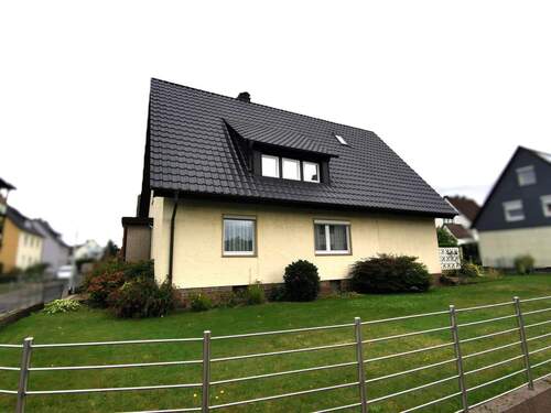 Seitenansicht - Mehrfamilienhaus, Wohnhaus mit 203,00 m² in Holzminden zum Kaufen