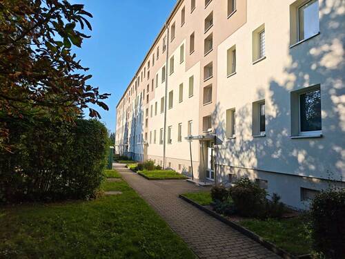 Außenansicht Wohnhaus - ++ Ihr eigenes Projekt ++ 3 RWG mit Balkon 1OG