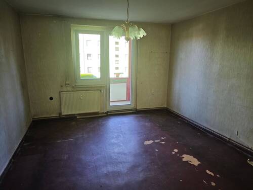 Wohnzimmer - 3 Zimmer Etagenwohnung zur Miete in Regis-Breitingen