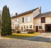 Ein Anwesen voller Möglichkeiten - Großzügiges Bauernhaus (4 WE) mit Hof & Scheunen - Rentweinsdorf Sendelbach