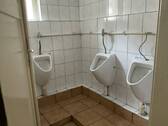 Herren WC im EG (Anbau) - 
