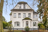 Hausansicht - Bestlage Kaulbachstraße - Bezugsfreie, bildschöne 2-Zimmer-Dachgeschosswohnung im Jugendstil