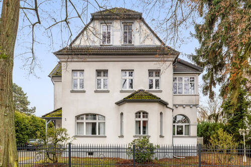 Hausansicht - Bestlage Kaulbachstraße - Bezugsfreie, bildschöne 2-Zimmer-Dachgeschosswohnung im Jugendstil