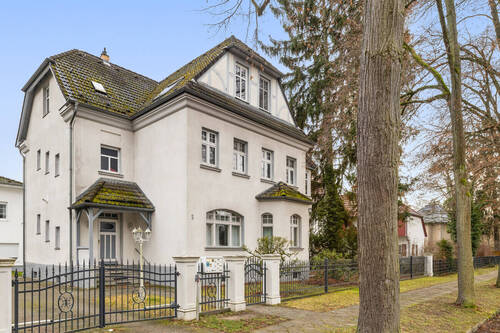 Hausansicht - 2 Zimmer Etagenwohnung zur Miete in Falkensee