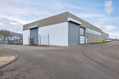 Ansicht, Nord/ Ost - Produktions- und Lagerhalle mit Bürotrakt in guter Lage an der B29 in Bopfingen Flochberg!