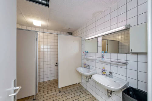 WC - 