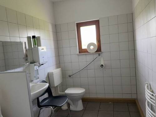 Bürotrakt WC-Bereich - 