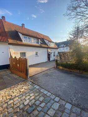 DHH Nord Ansicht.jpeg - Attraktives Immobilienpaket: 3 Wohnungen in einer DHH