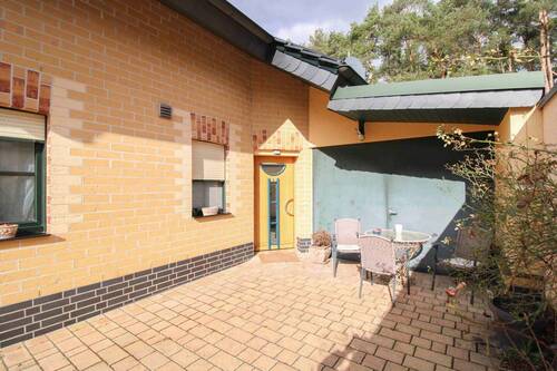 Garage - 5 Zimmer Einfamilienhaus zum Kaufen in Rathenow