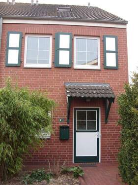 Hauseingang Innenhof - Reihenendhaus für junge Familien in der Weststadt von Burgdorf