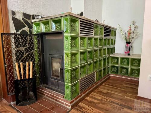 EG: Wohnzimmer Kachelofen - 