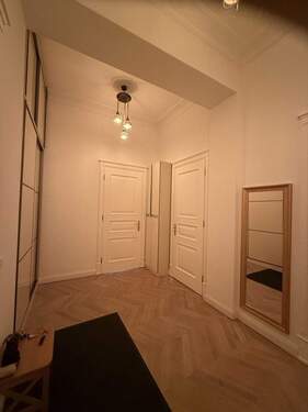 Flur Eingang - Etagenwohnung mit 102,40 m&sup2; in Berlin zur Miete