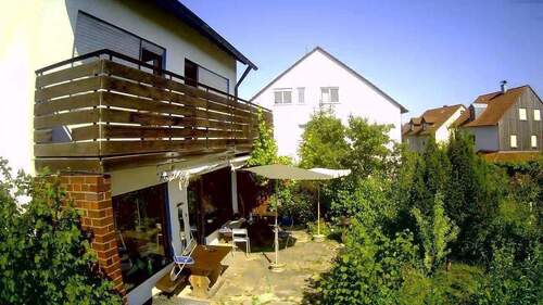 S/W Ansicht auf Terrasse und Garten - 5 Zimmer Mehrfamilienhaus, Wohnhaus zum Kaufen in Rednitzhembach