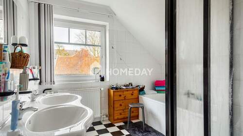 1. OG Badezimmer 1 - 