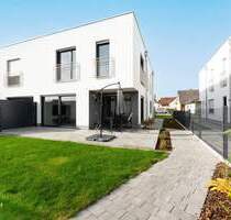 Nachhaltig & modern: Doppelhaushälfte (A+) mit Garage & Stellplatz in Großhabersdorf