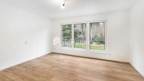 1. OG Schlafzimmer 1 - 